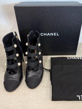 $1275 CHANEL BOOTS